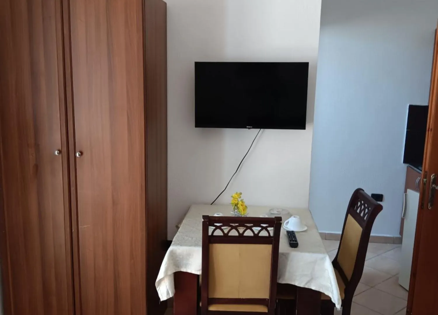 A-Vila Golem  Pensjonat Golem (Tirana)