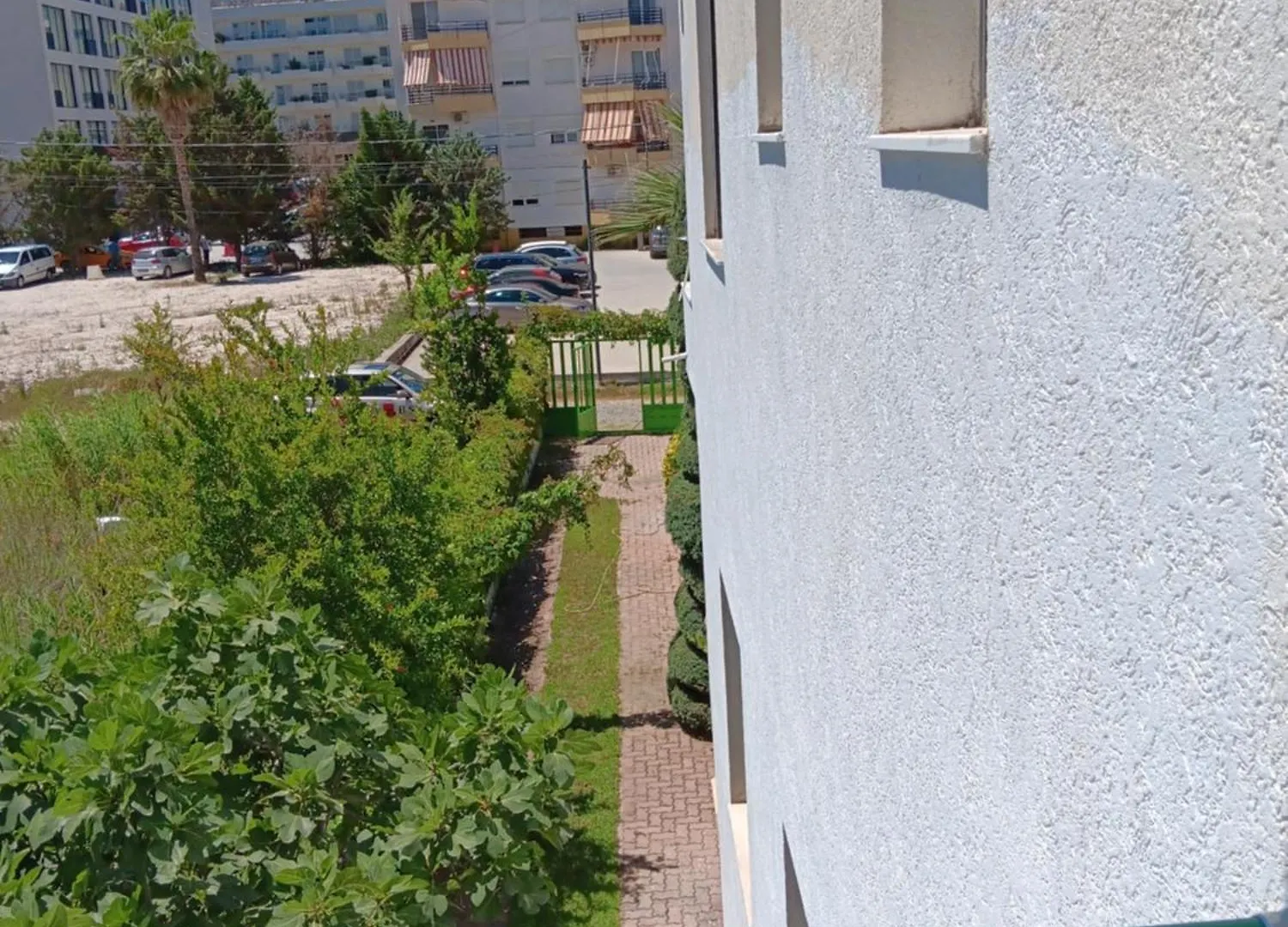 A-Vila Golem  Golem (Tirana)